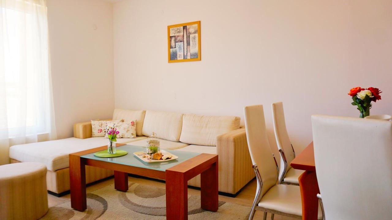 Apartment Marina Residence - Апартамент Марина Резидънс Kavarna Buitenkant foto