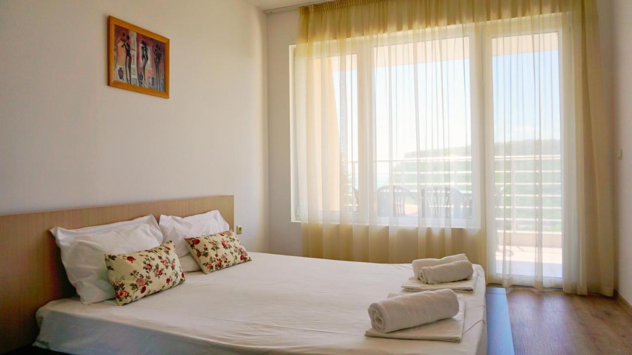 Apartment Marina Residence - Апартамент Марина Резидънс Kavarna Buitenkant foto