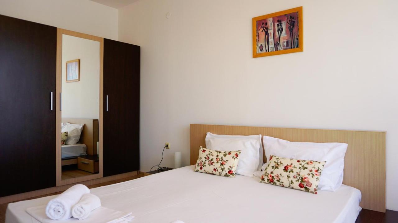 Apartment Marina Residence - Апартамент Марина Резидънс Kavarna Buitenkant foto