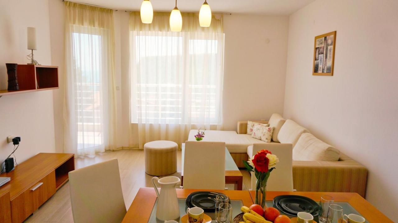 Apartment Marina Residence - Апартамент Марина Резидънс Kavarna Buitenkant foto